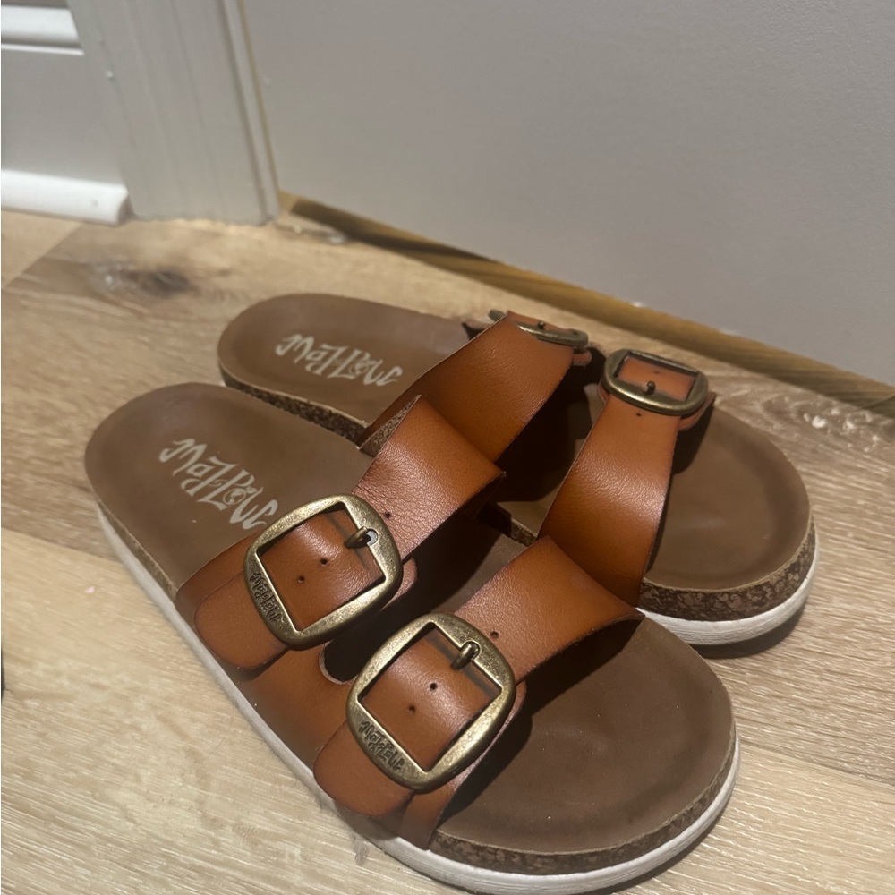 Matisse Tan Sandals with Dual Buckle